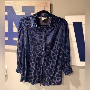 Umgee Navy and Cream Branded Knit Label Detail